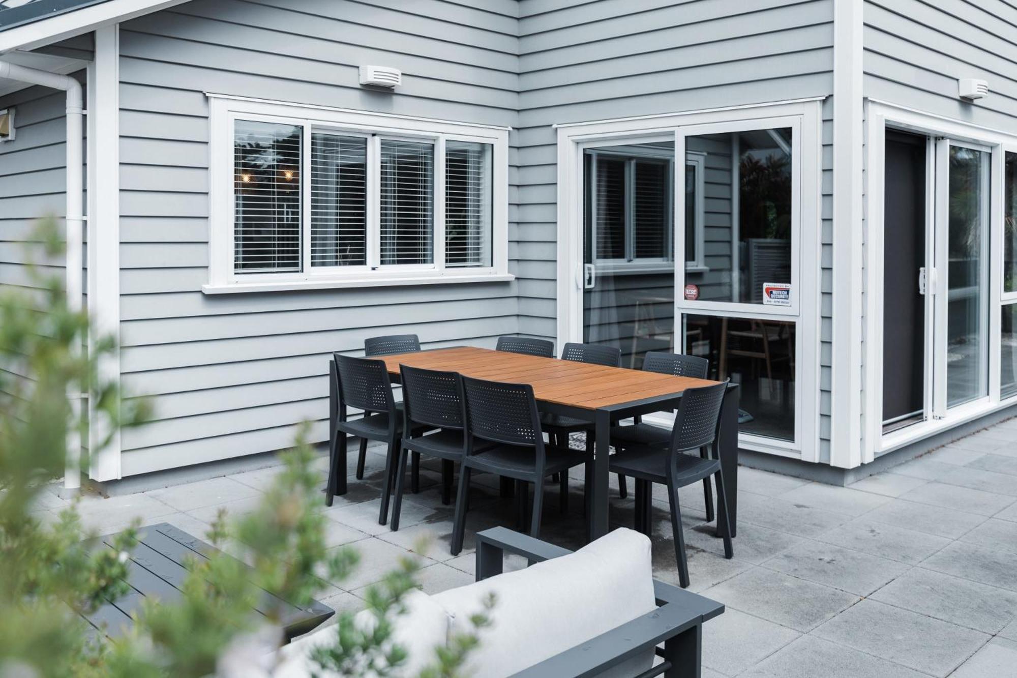 Stunning Tranquil Home With Green Space Views Mount Maunganui Extérieur photo
